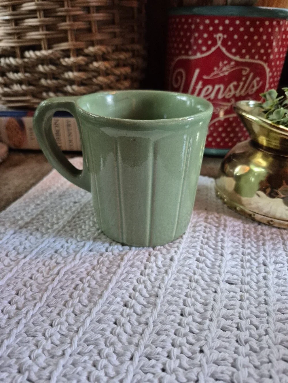 VINTAGE RRP Co. ROBINSON USA RANSBOTTOM POTTERY GREEN Roseville Ohio MUG